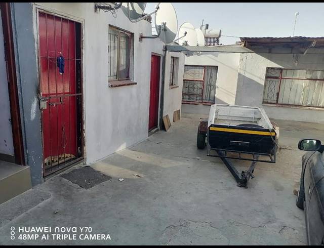 13 BEDROOM HOUSE FOR SALE IN KAALFONTEIN